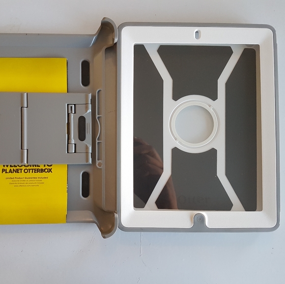 IPAD 2/3/4 DEFENDER CASE - Picture 2 of 2